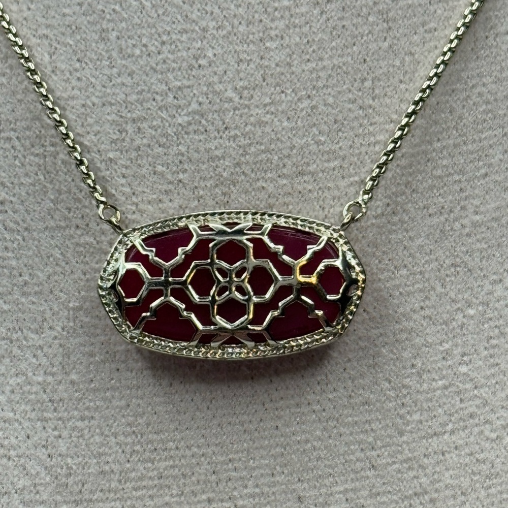 Kendra Scott Elisa Pendant Necklace Gold/Maroon. Slider chain. dust bag incl
